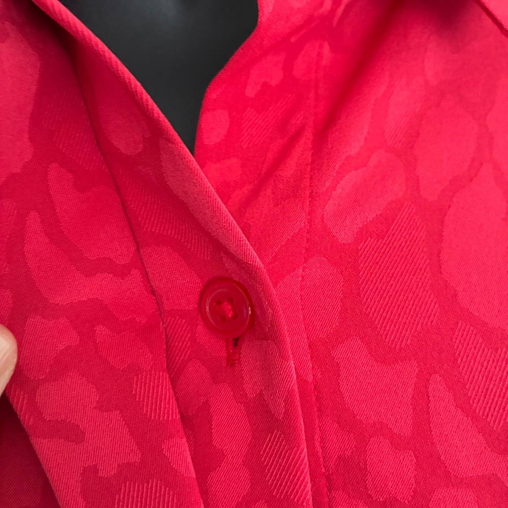 Athleta Urbanite Textured Red Button-Front Long Sleeve Shirt Sz M - Picture 9 of 10